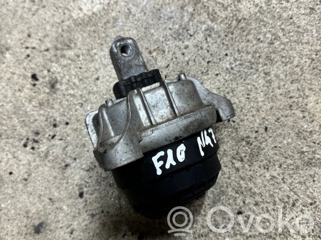 BMW 5 F10 F11 Engine mount bracket 