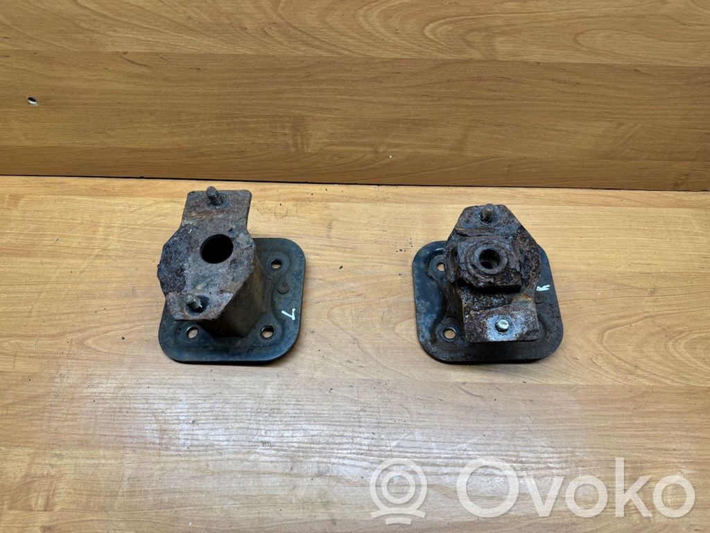 BMW 5 E60 E61 Galinis amortizatorius bamperio 