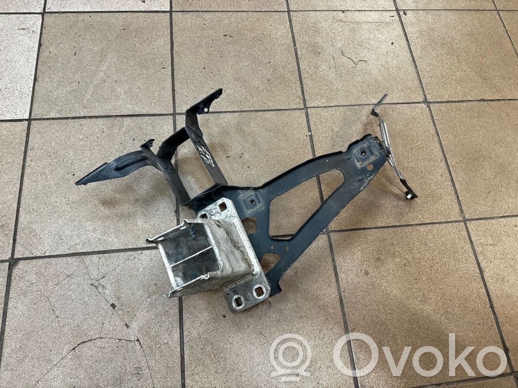 Front bumper mounting bracket   7163483,51647163483,5164716348305