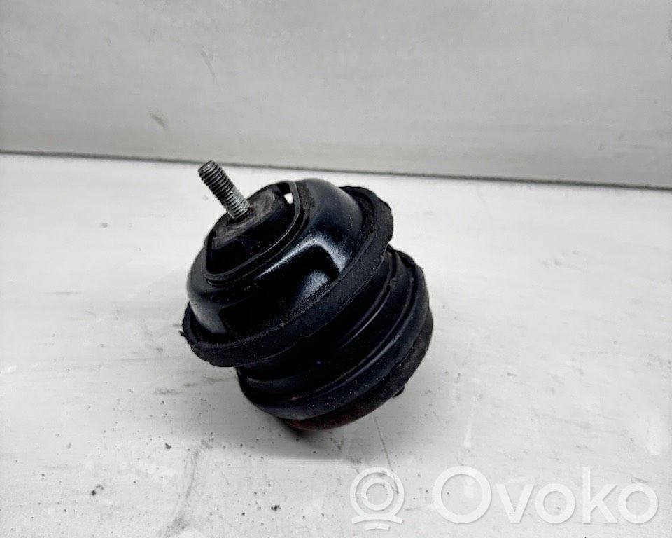 BMW 5 E39 Engine mount bracket 