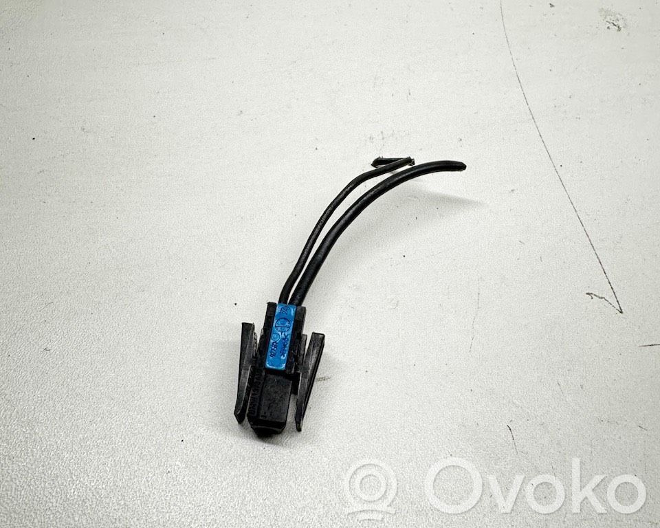 BMW 5 E60 E61 Pliusinis laidas (akumuliatoriaus) 