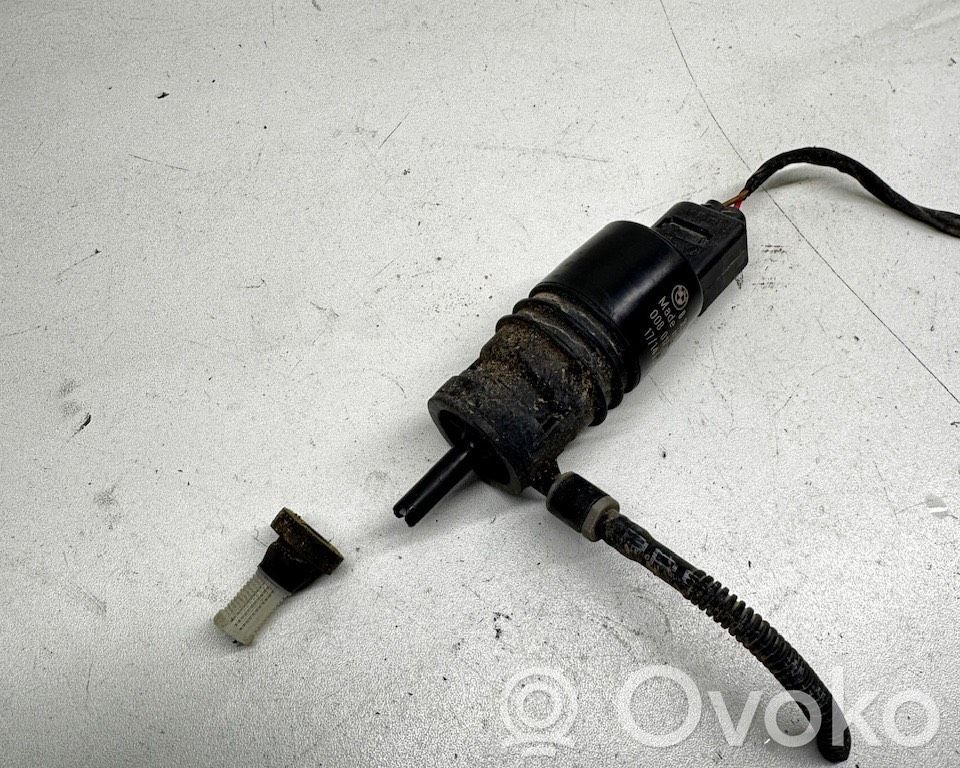 BMW 5 E60 E61 Pompa spryskiwacza szyby przedniej / czołowej 