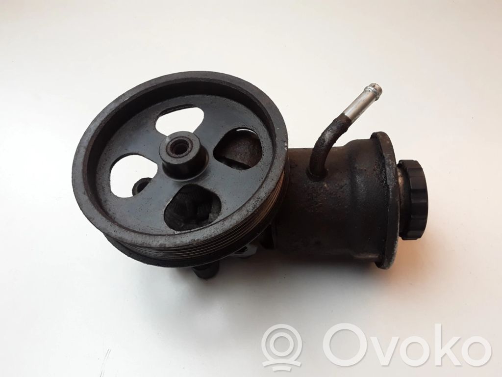Toyota Avensis T250 Power steering pump 