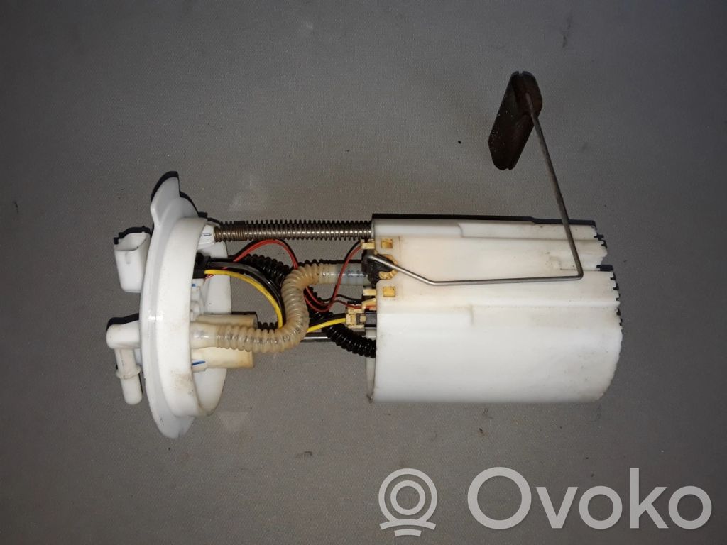 Nissan Note (E12) Bomba interna de combustible 