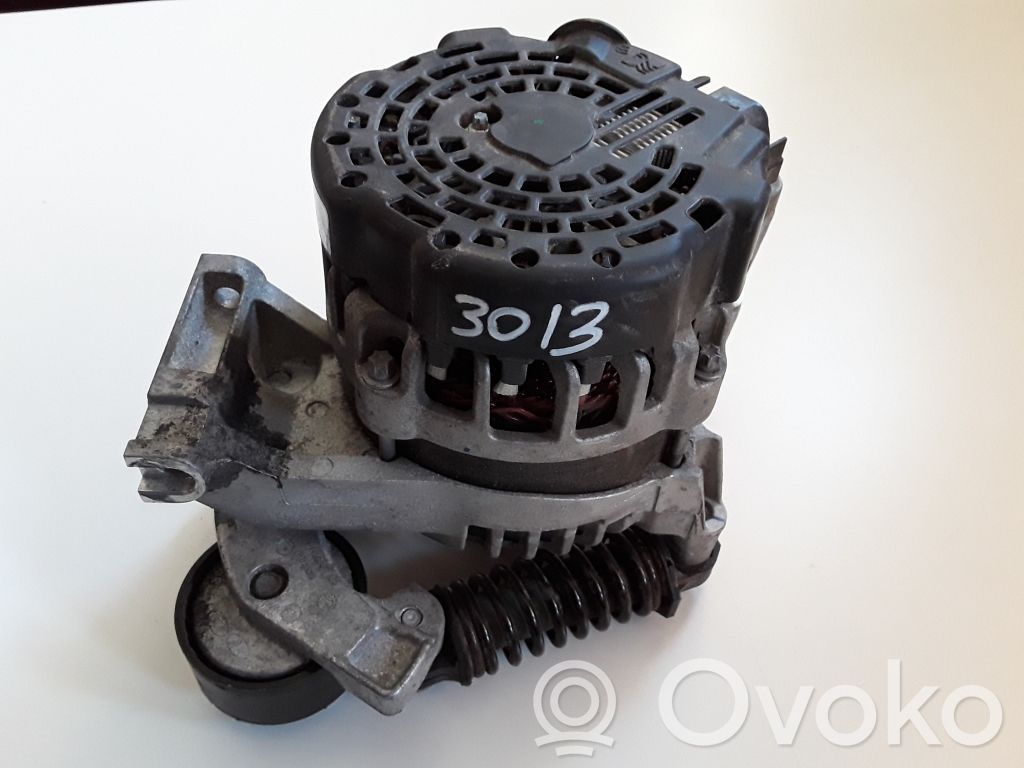 Alternador   373002U200