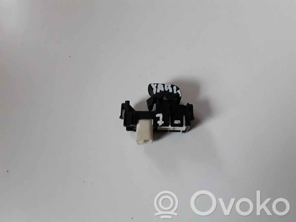 Toyota Yaris Electric window control switch 
