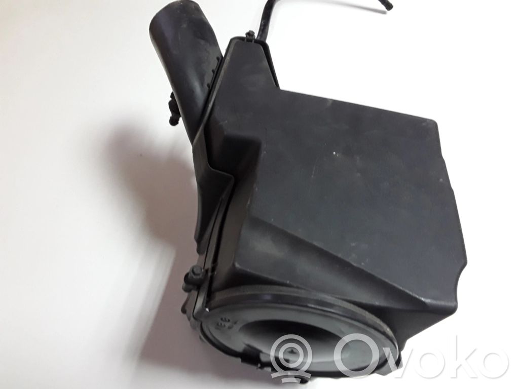 Air filter box   AV619600CF