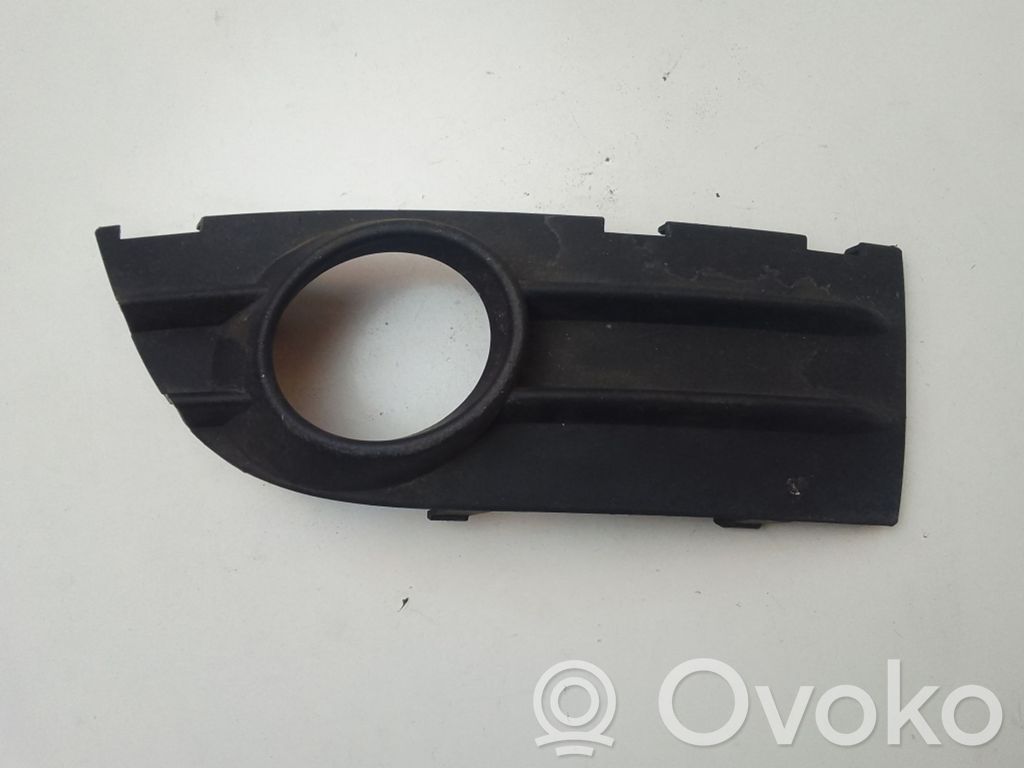 Volvo C30 Etusumuvalon ritilä 