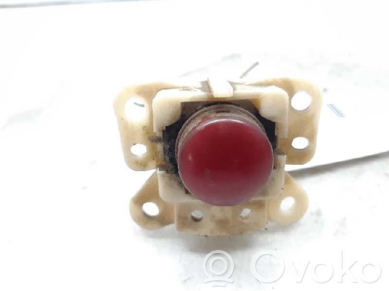 Botón interruptor de luz de peligro   773DR45