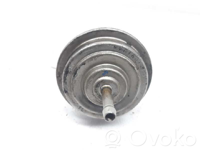 Audi A4 S4 B5 8D EGR-venttiili 