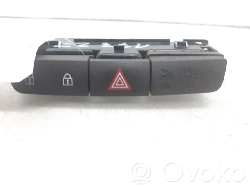 Opel Insignia A Botón interruptor de luz de peligro 