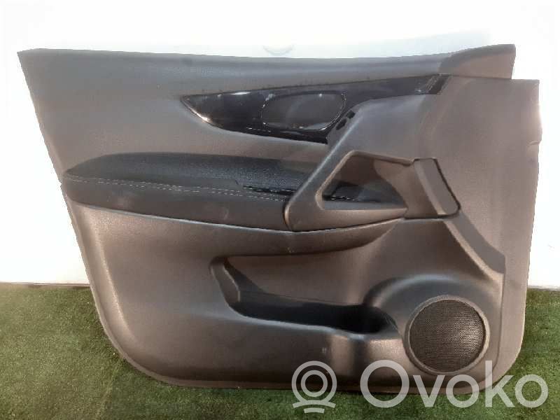 Nissan Qashqai Boczki / Poszycie drzwi przednich 