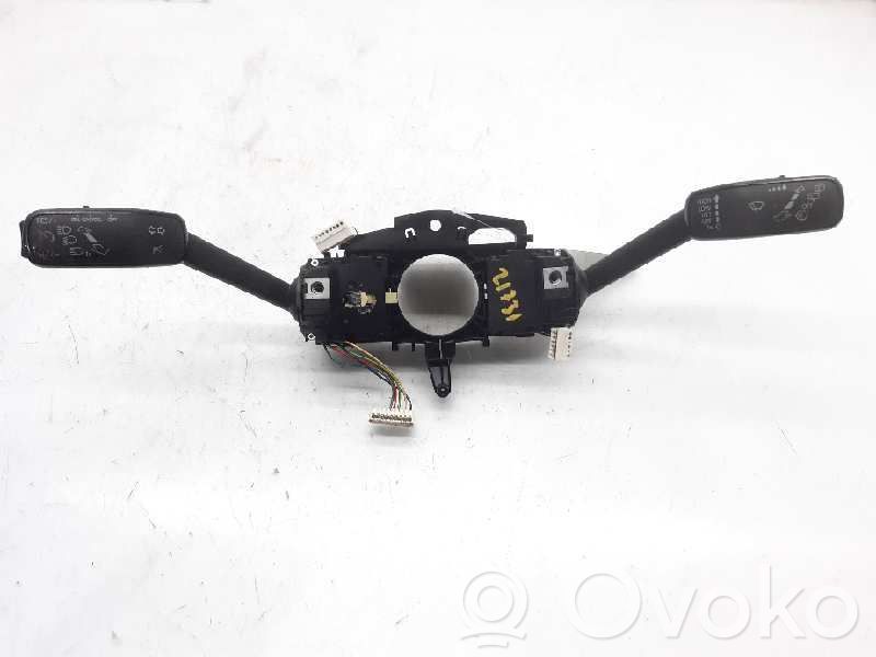 Seat Leon (5F) Boutons / interrupteurs volant 