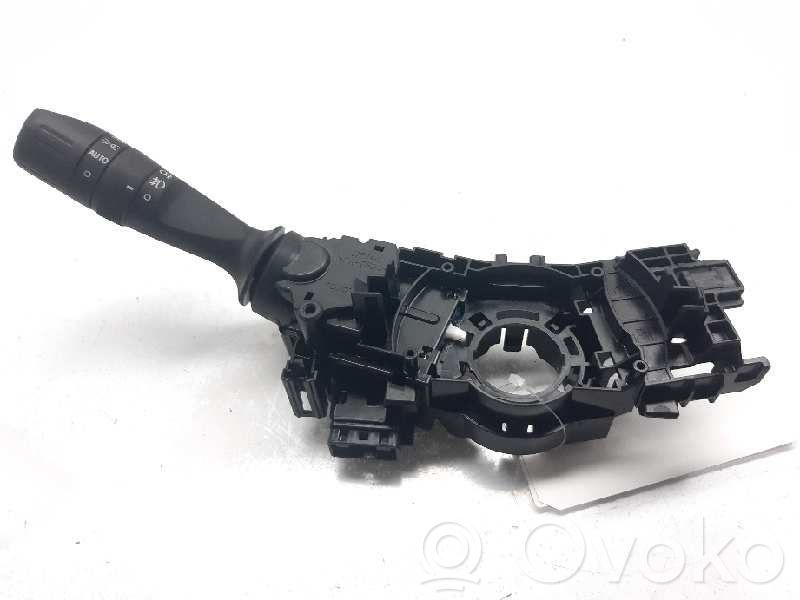 Toyota RAV 4 (XA40) Interruptor de luz 