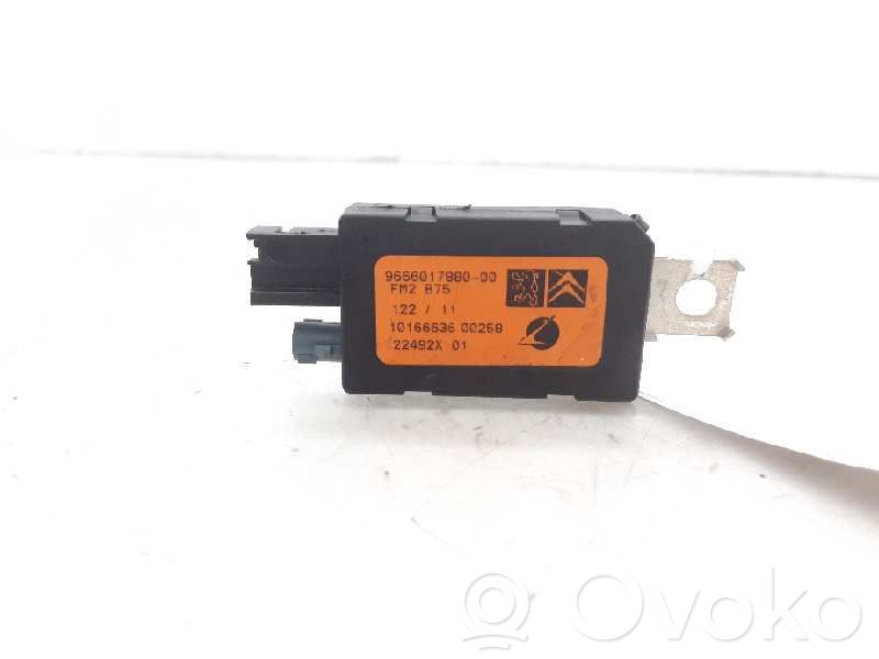 Amplificador de antena aérea   9666017880