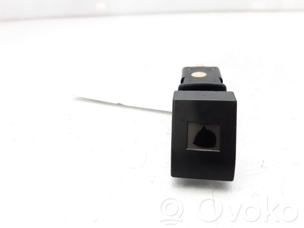 Botón interruptor de luz de peligro   22036L