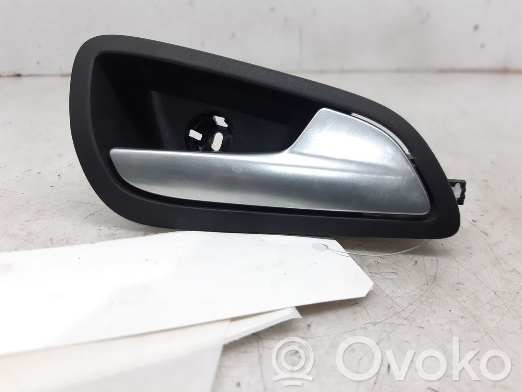 Manecilla interna puerta trasera   AM51U22600BDW