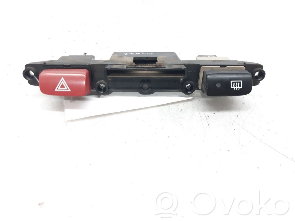 KIA Rio Botón interruptor de luz de peligro 
