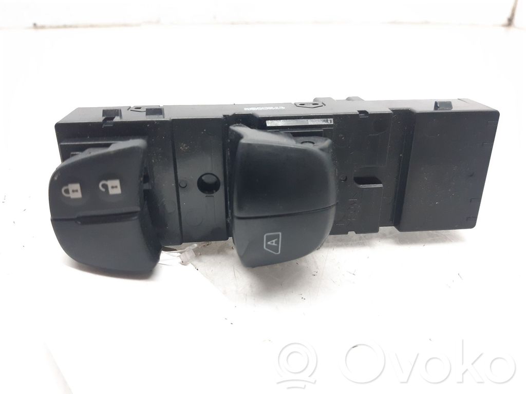 Nissan Micra K14 Sähkötoimisen ikkunan ohjauskytkin
