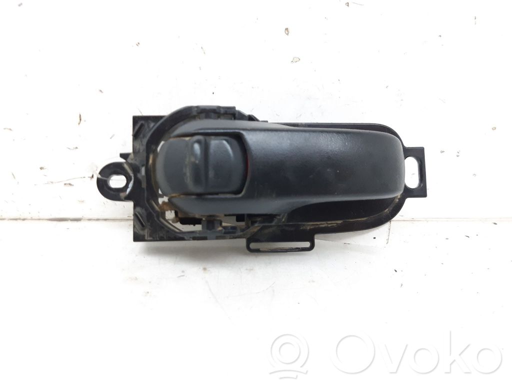 Nissan Tiida C11 Klamka wewnętrzna drzwi przednich