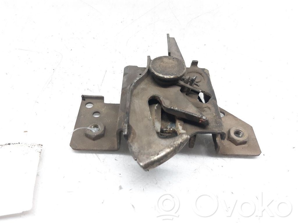 Ford Fusion Tie down hook / loop 