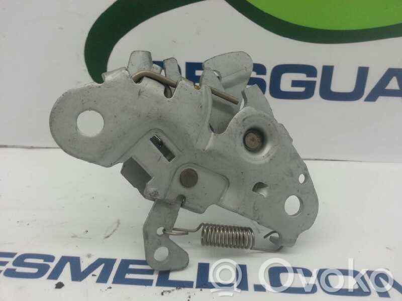 Citroen C5 Tie down hook / loop 