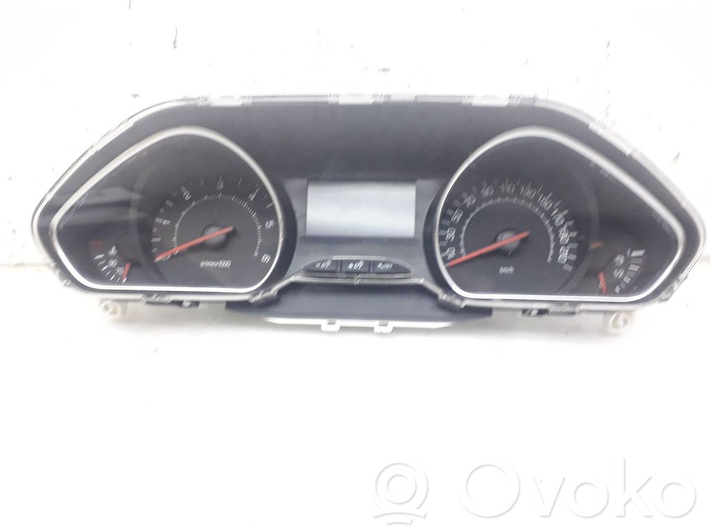 Peugeot 208 I Vitezometru (grup de instrumente) 