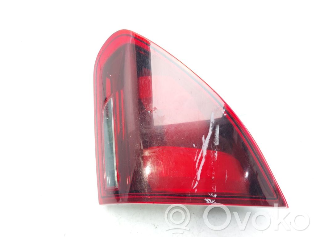 Peugeot 2008 I Lampy tylnej klapy bagażnika 