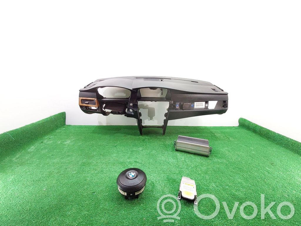 BMW 5 E60 E61 Turvatyynysarja paneelilla 
