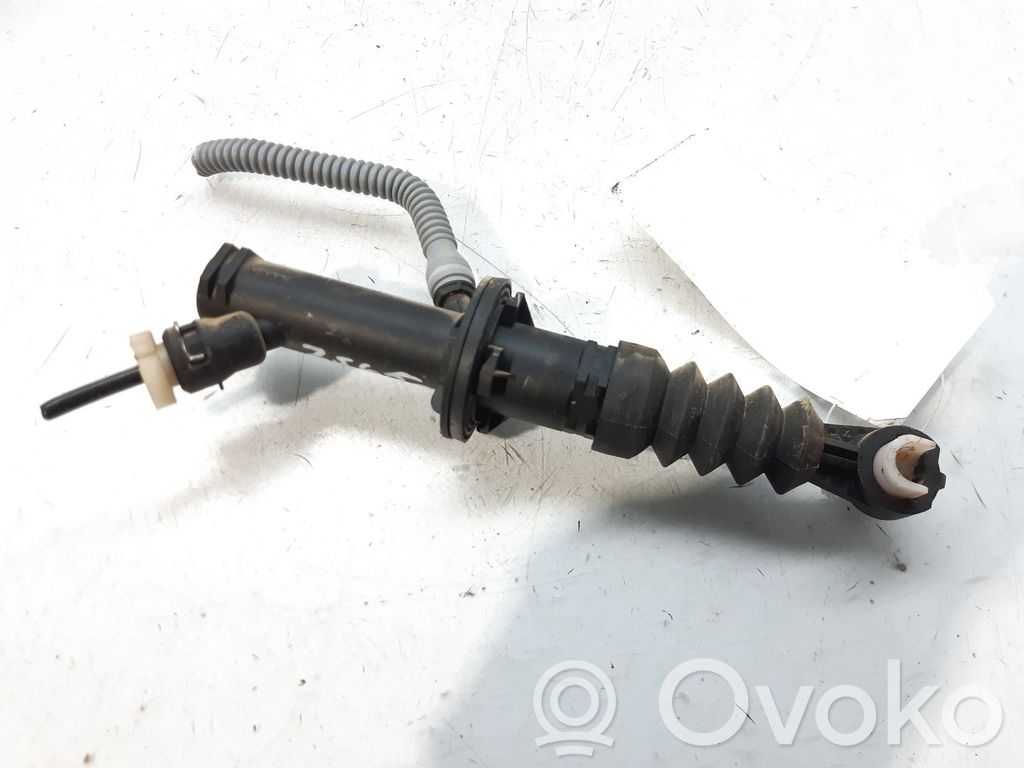 Renault Clio IV Cilindro maestro de embrague 