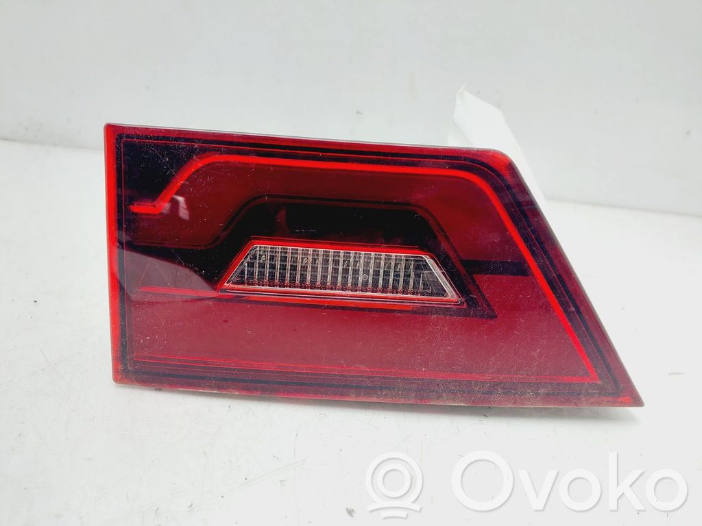 Jaguar E-Pace Lampy tylnej klapy bagażnika 