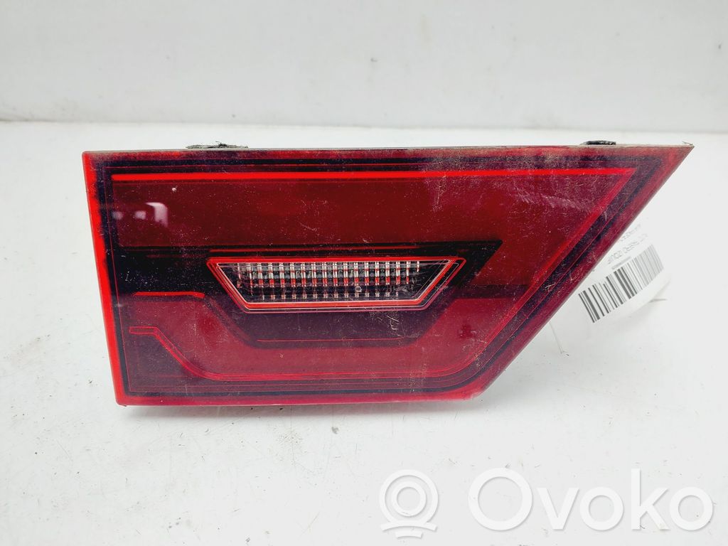 Tailgate rear/tail lights   J9C313193CC