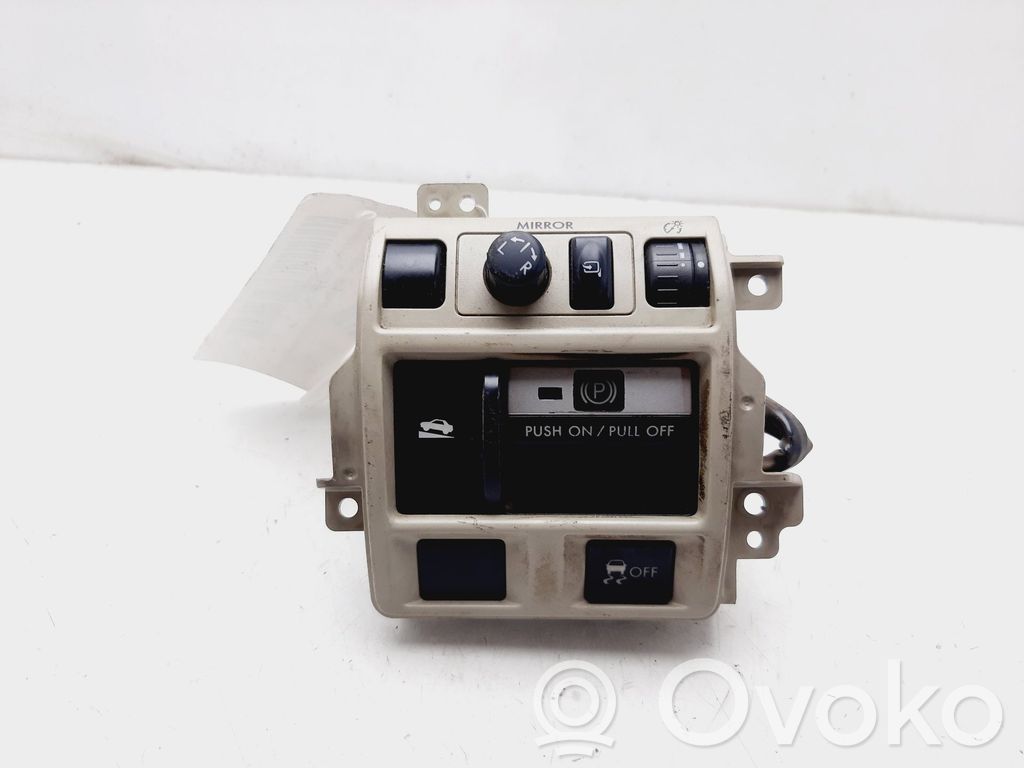 Interruptor de control multifunción   83061AJ000