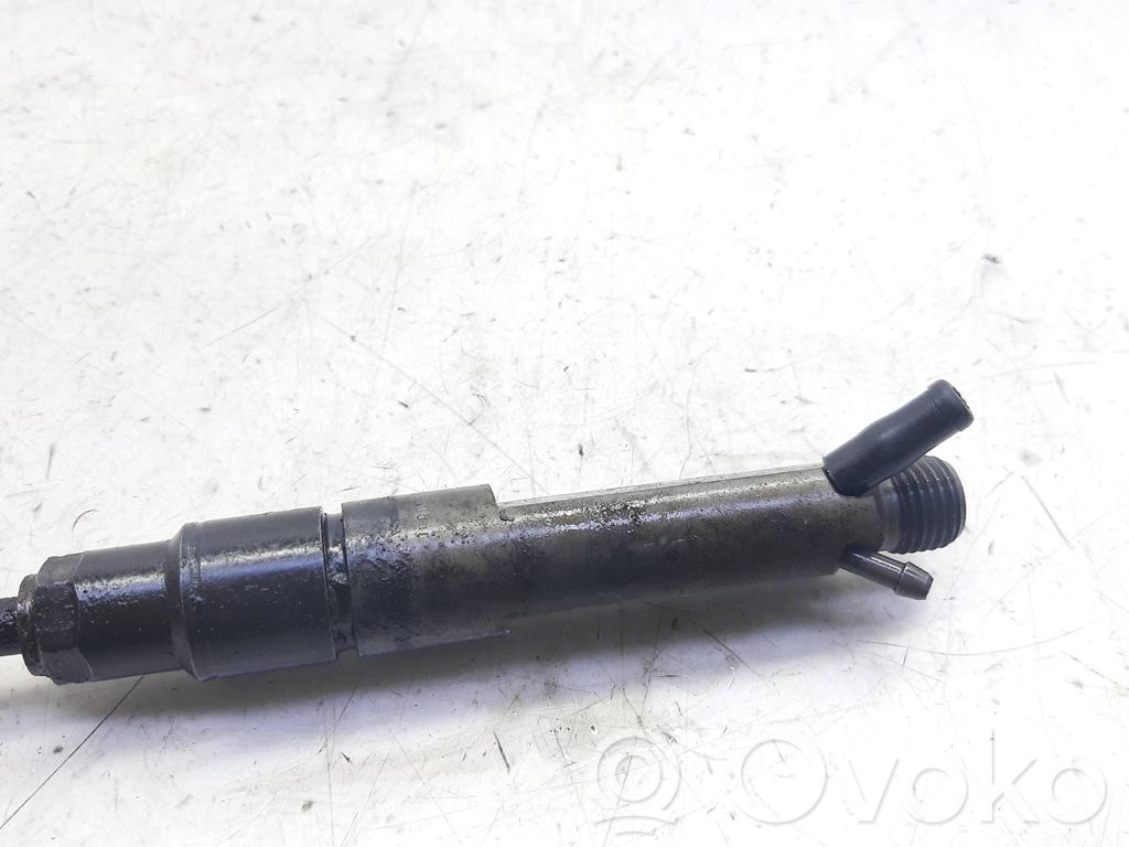 Inyector de combustible   028130203F