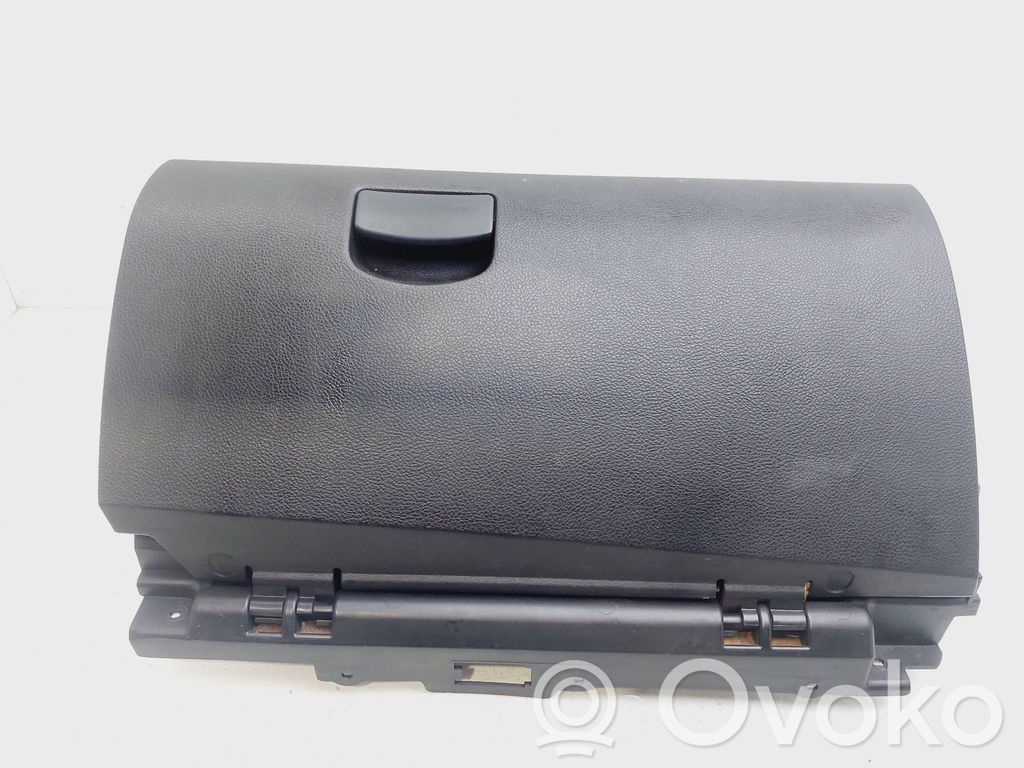 Guantera   92122AJ100