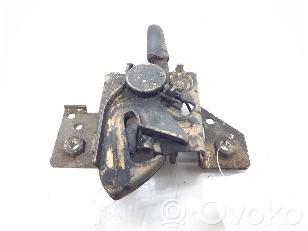 Ford Fusion Tie down hook / loop 