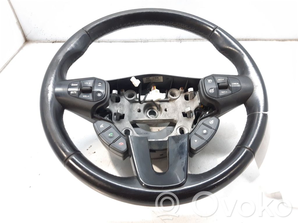 KIA Carens III Ohjauspyörä 