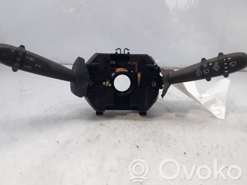 Alfa Romeo 147 Butoane/comutatoare pe volan 