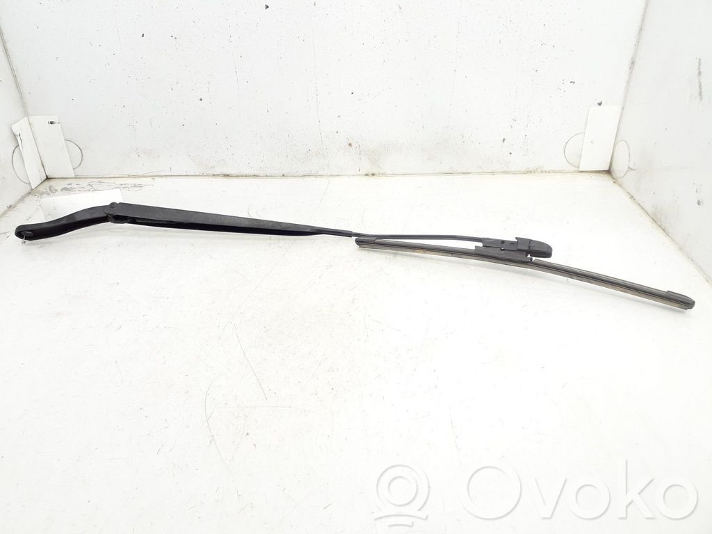 Renault Megane III Etupyyhkimen sulan varsi 