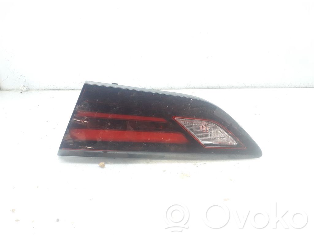 Opel Astra K Lampă spate în capacul portbagajului 