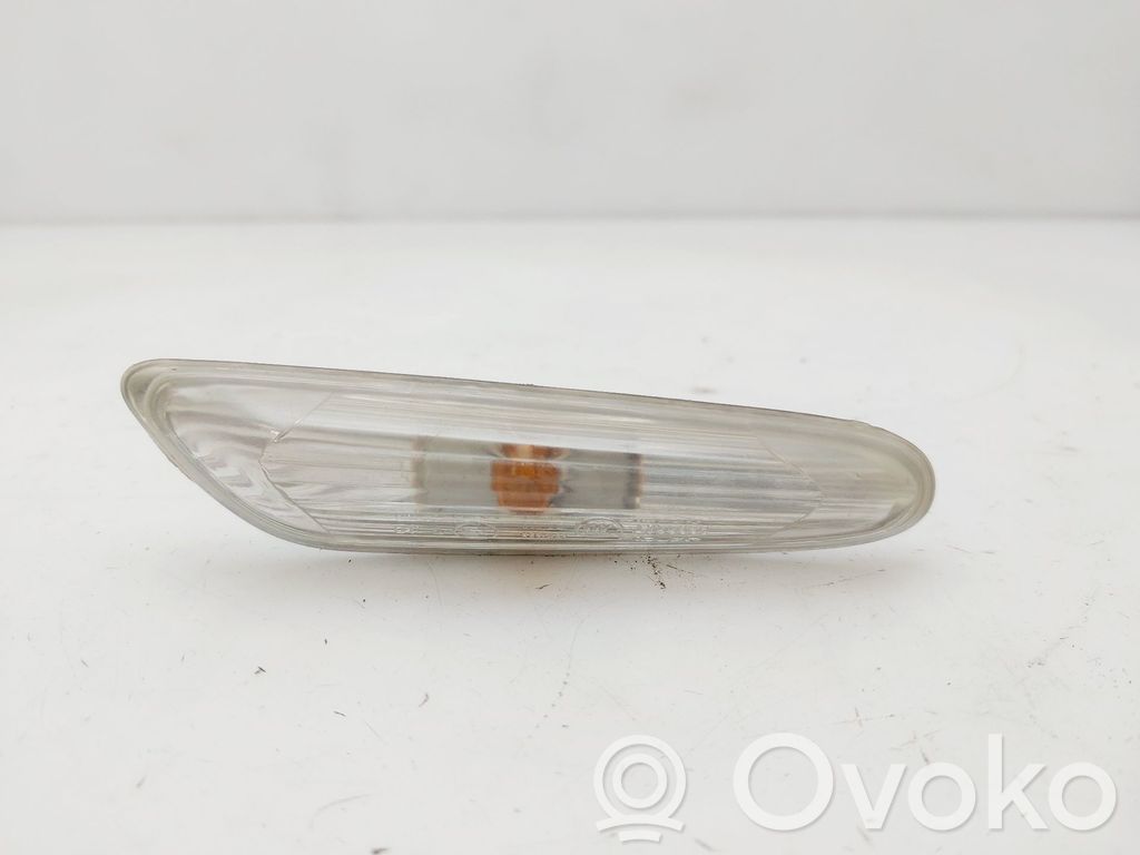 BMW 1 E82 E88 Front fender indicator light 