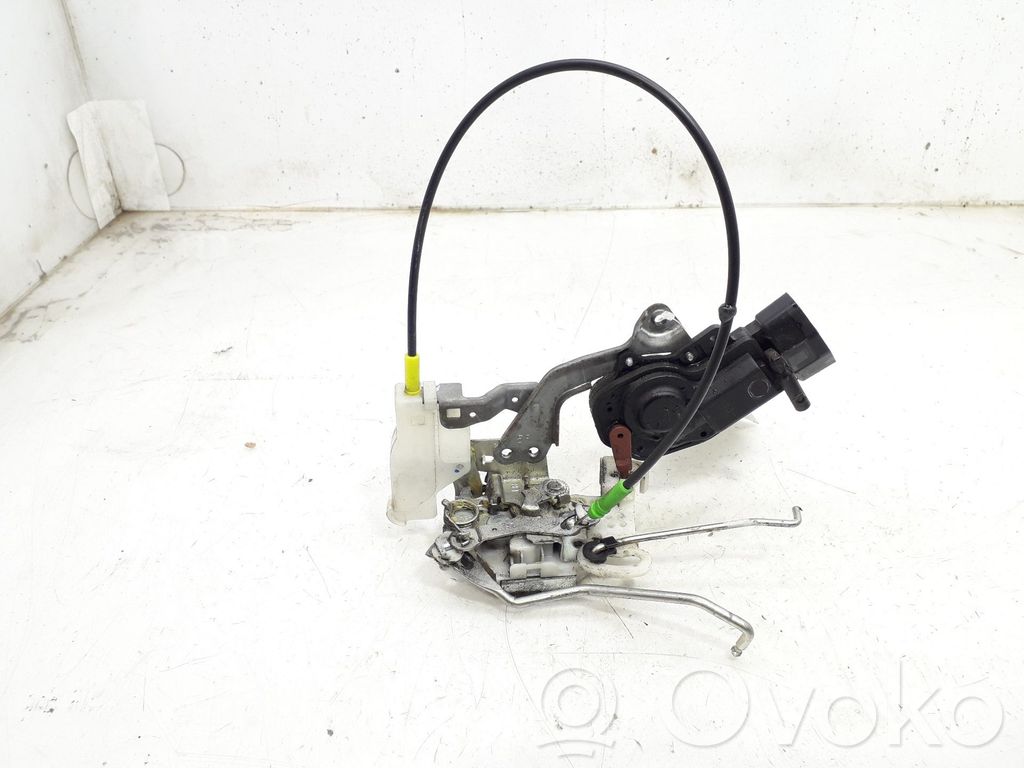 Toyota Aygo AB10 Zamek drzwi przednich 