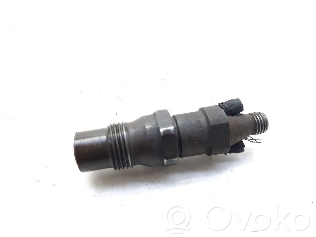 Inyector de combustible   068130202F