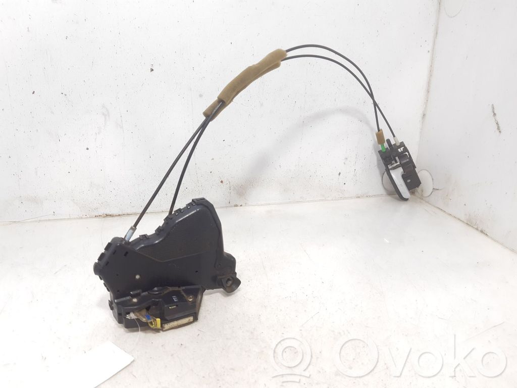 Toyota Corolla E120 E130 Priekinė durų spyna 