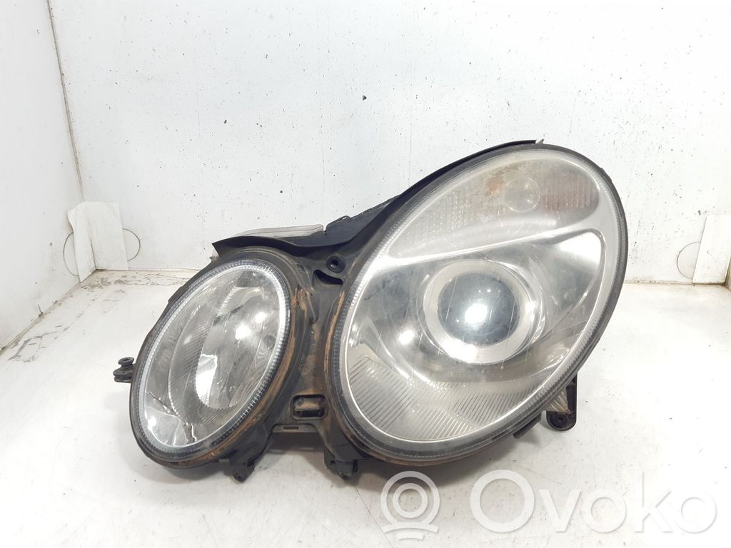 Mercedes-Benz E W211 Lampa przednia 