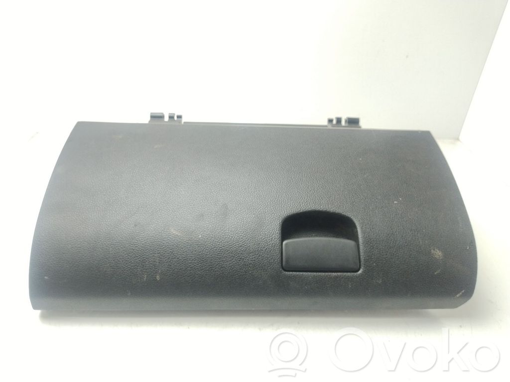 Guantera   66120AG010JC