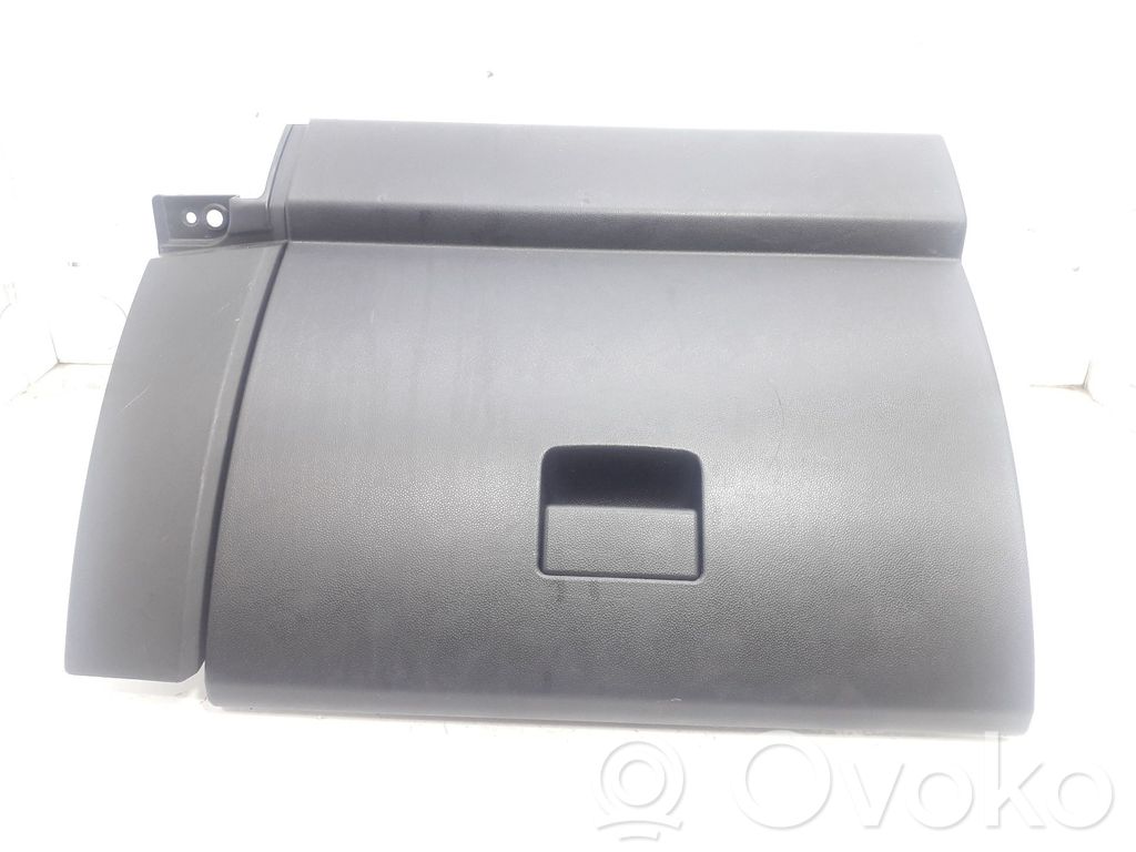 Mazda 5 Glove box 