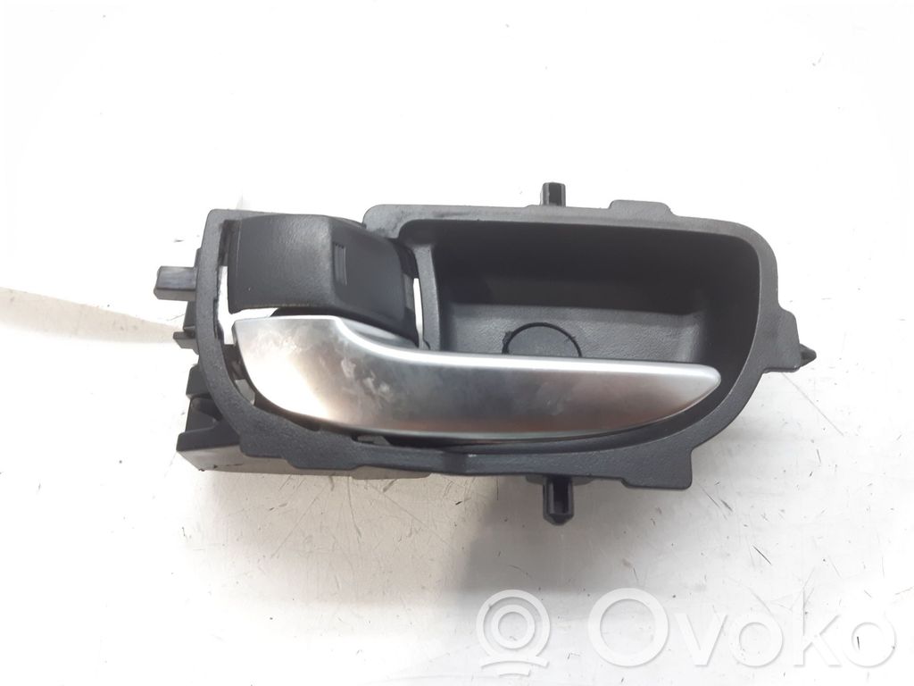Toyota Yaris Manecilla interna puerta delantera 