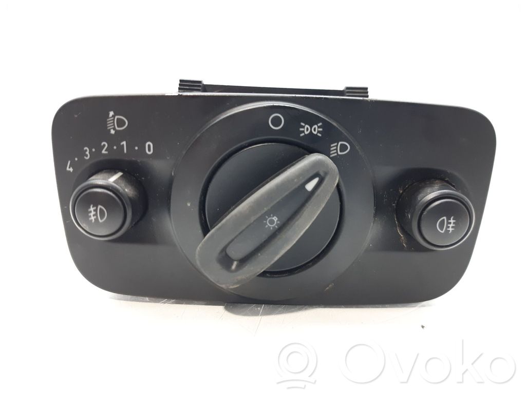 Ford Ecosport Light switch 