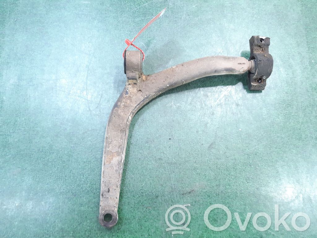 Peugeot 406 Рычаг 